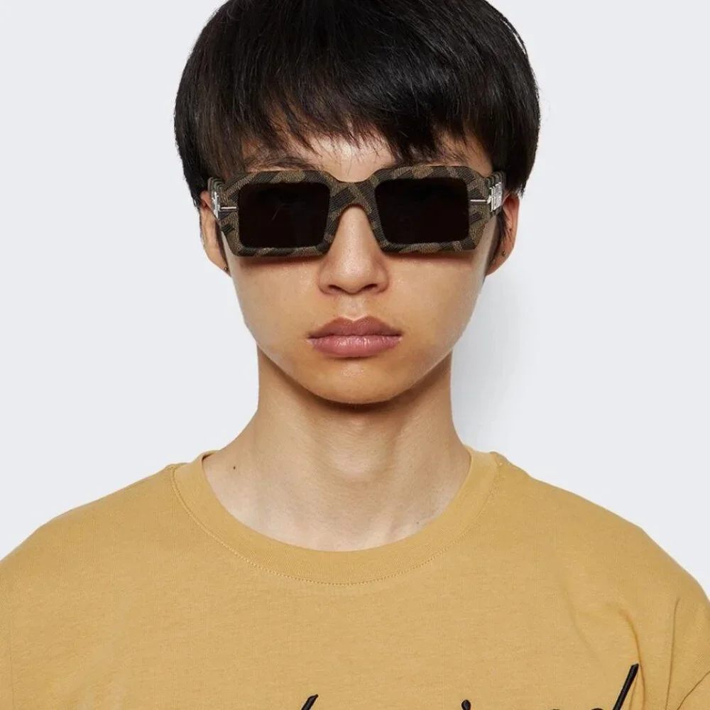 NEW FENDI UNISEX SUNGLASSES FENDI FE40074U 05A BLACK GREY EYEWEAR